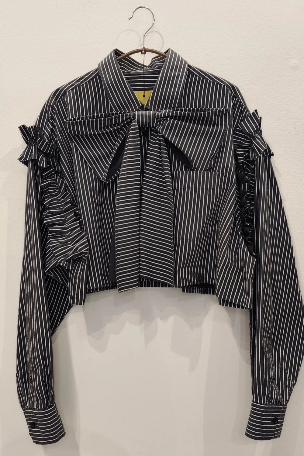 Koszula PIMPUŚ z falbankami grafitowa